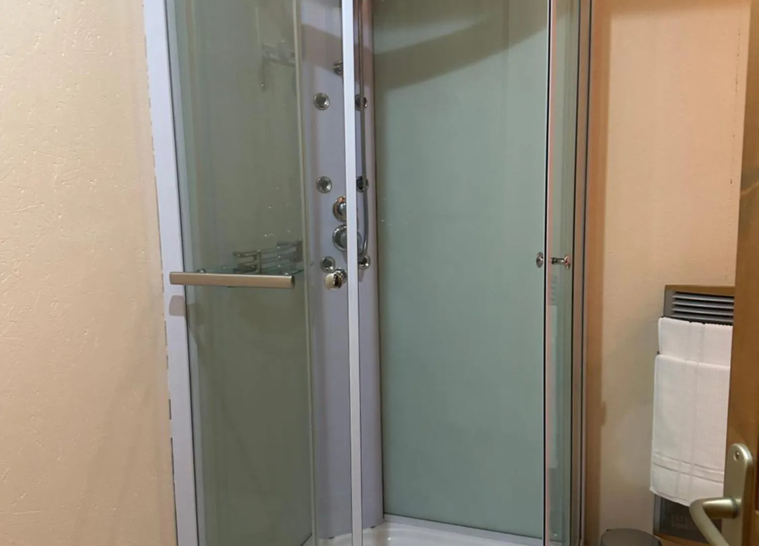 Celinatura Preneron Πανσιόν